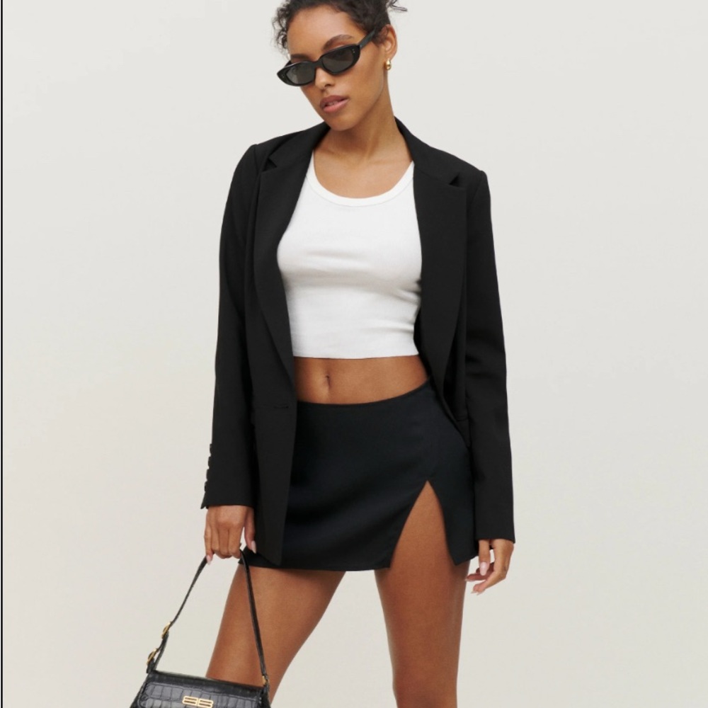 NWOT Reformation Kiara Mini Skirt Black